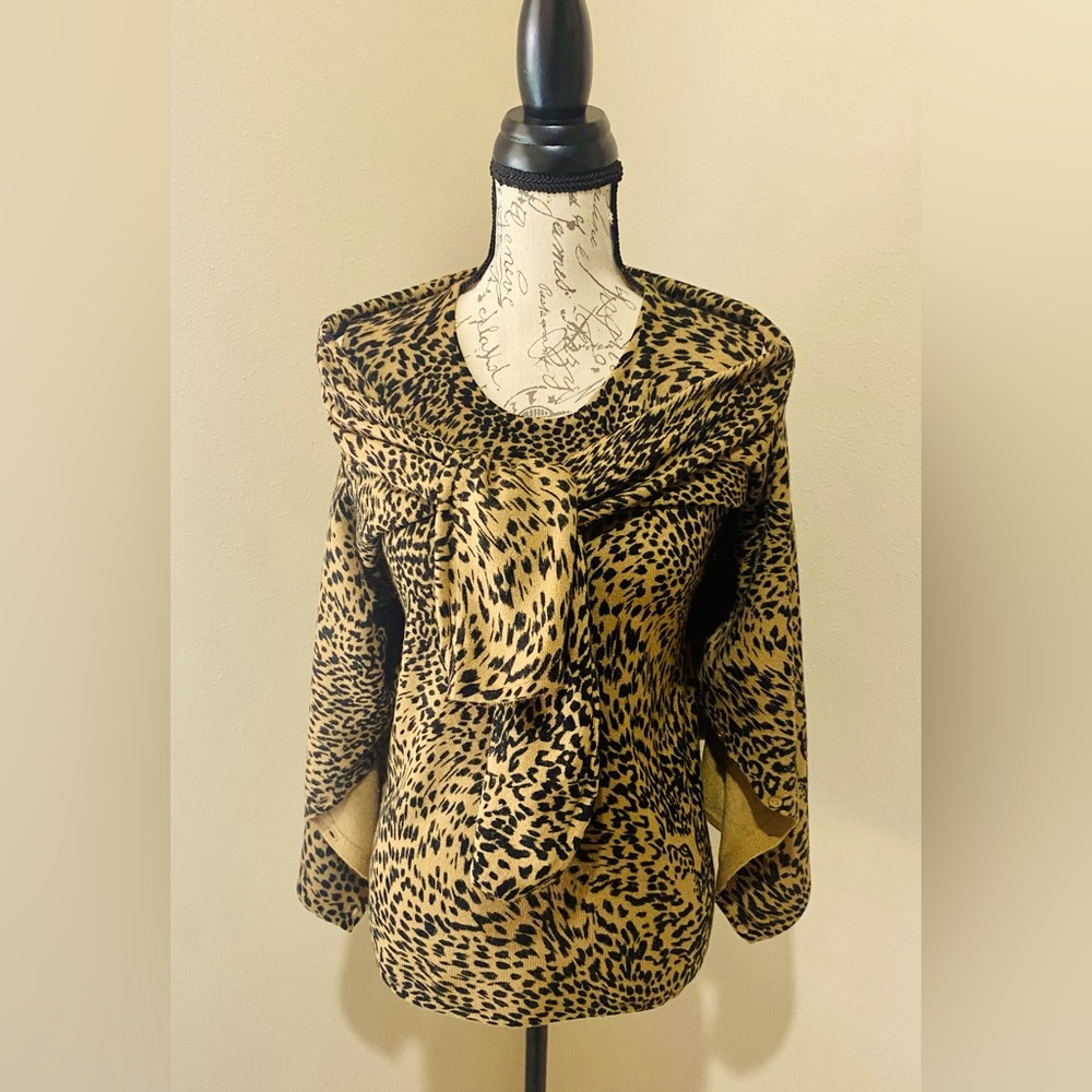 Beautiful Designers Originals Leopard Print Large 2 Piece Cardigan Set